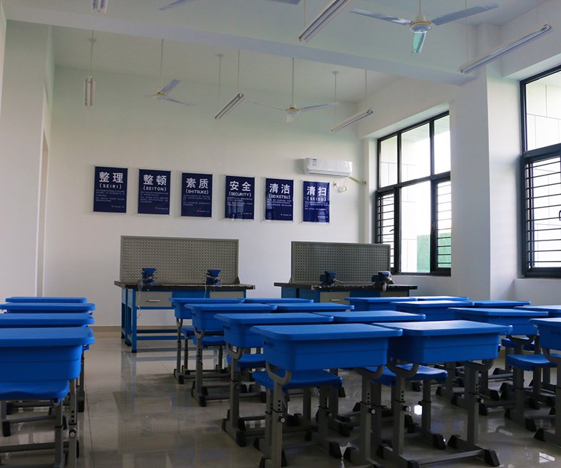 机电实训室(图1)