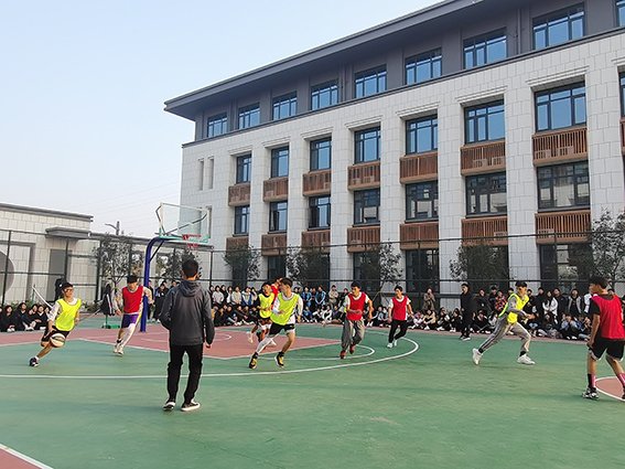 山东运河技工学校“运河杯”篮球赛圆满落幕(图2)