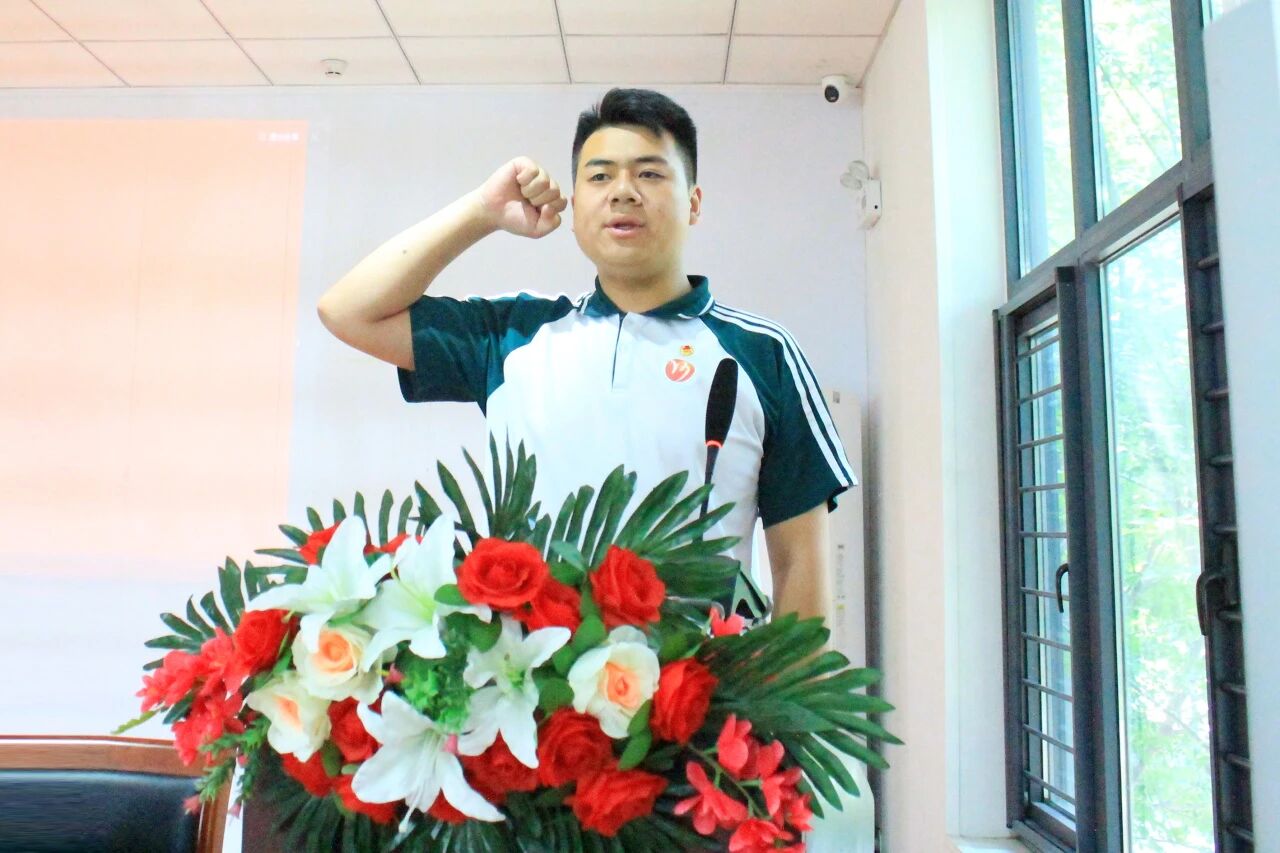 青春心向党 奋进新征程——山东运河技工学校隆重举行新团员入团仪式(图3)