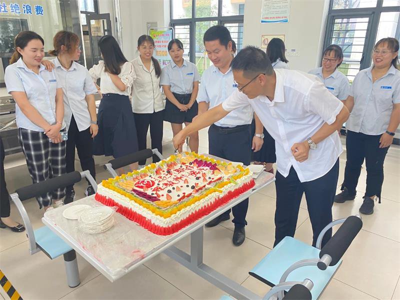 教师趣味运动会|运河职专,凝心职专,凝心聚力,不一样的风采(图6) 教师趣味运动会|运河职专,凝心职专,凝心聚力,不一样的风采(图6)