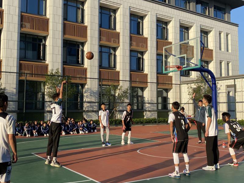 [运河职专]“运河杯”篮球赛正式开幕(图1)