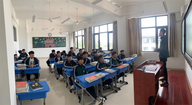 健康人生 绿色无毒——运河职专“禁毒”主题教育班会(图2)